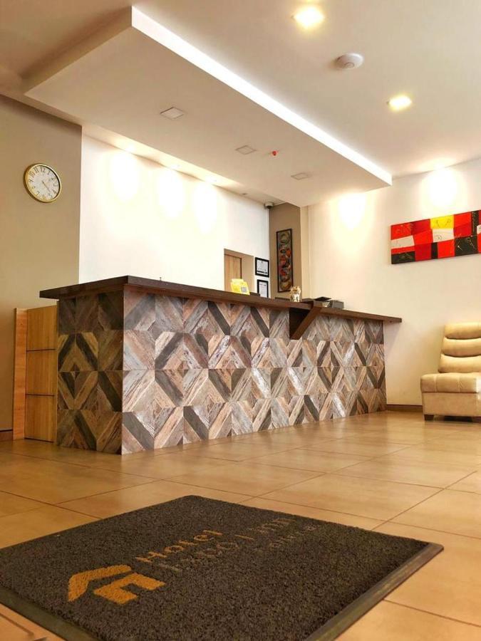 בוגוטה Hm Hotel Expo Inn מראה חיצוני תמונה